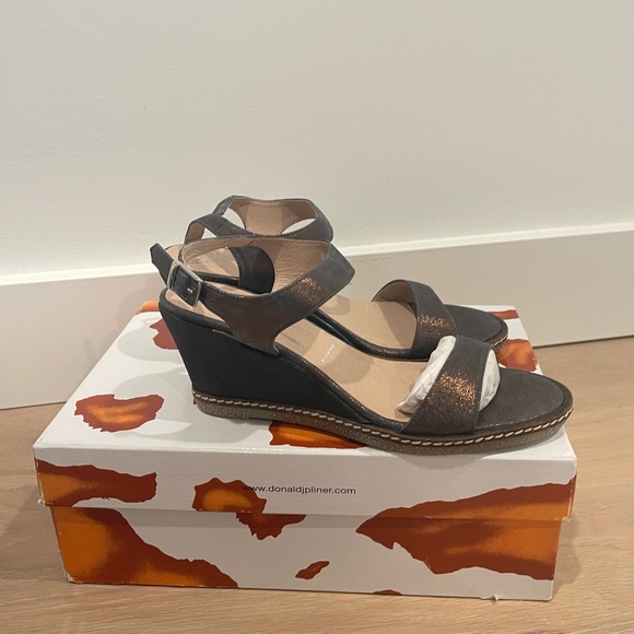 donald j pliner shoes prima wedge sandals BNWT *FINAL SALE* - Picture 1 of 4